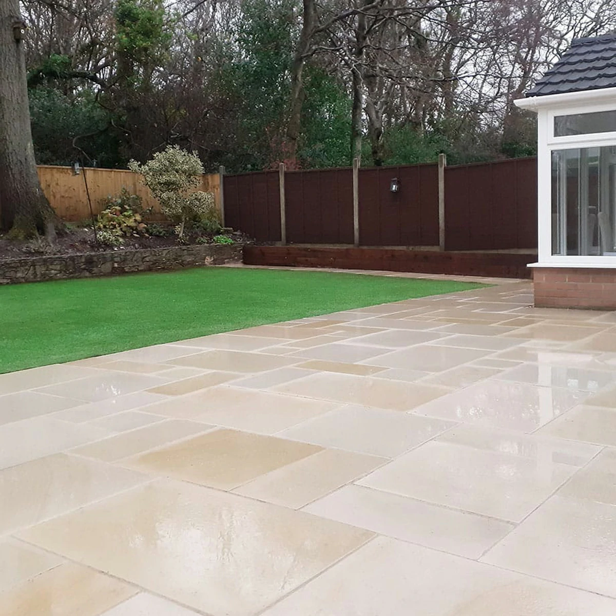 Sawn Mint Indian Sandstone Paving Slabs - Patio Kit - 20mm